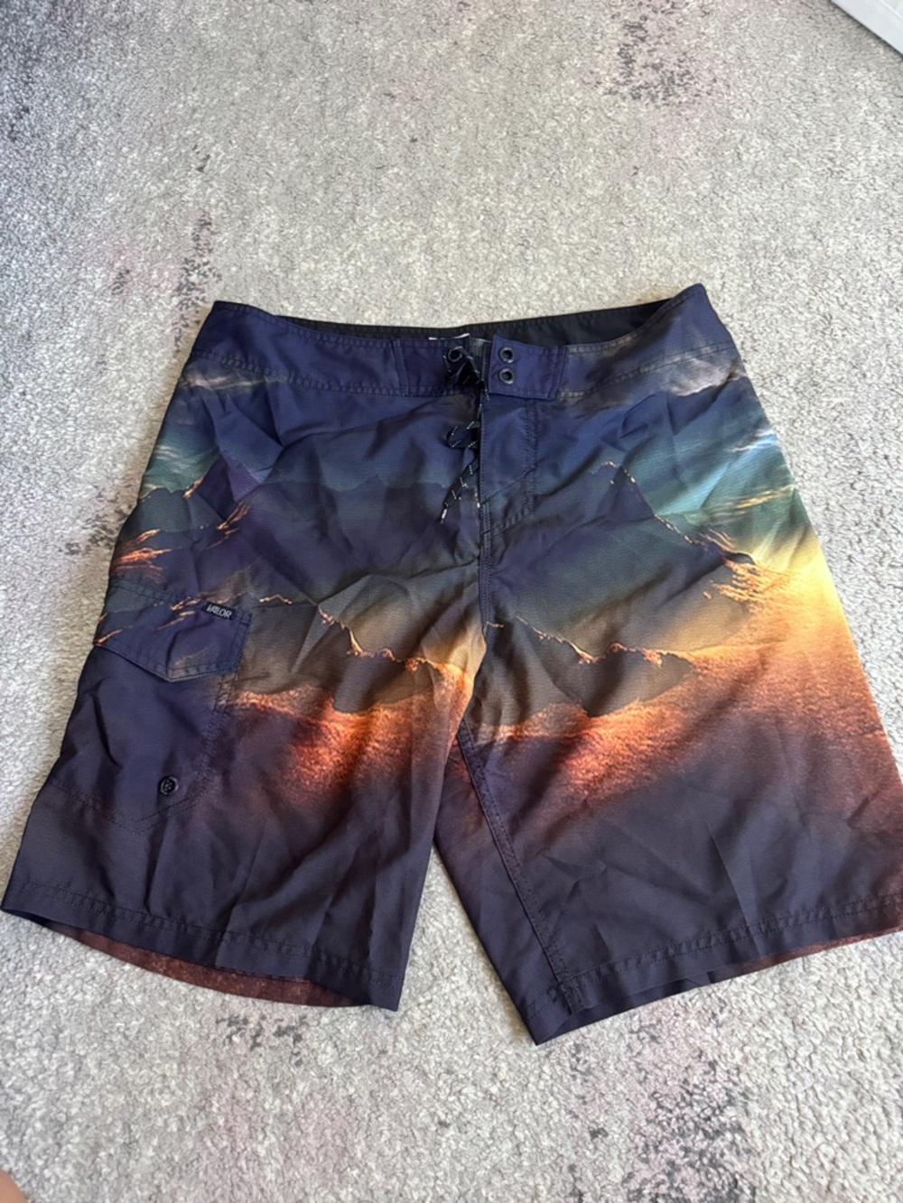 Valor by Volcom Sunset Mountain Swim Board Shorts Sz 36